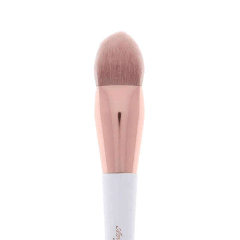 4D Foundation 211 – Luxe Basics Makeup Brush