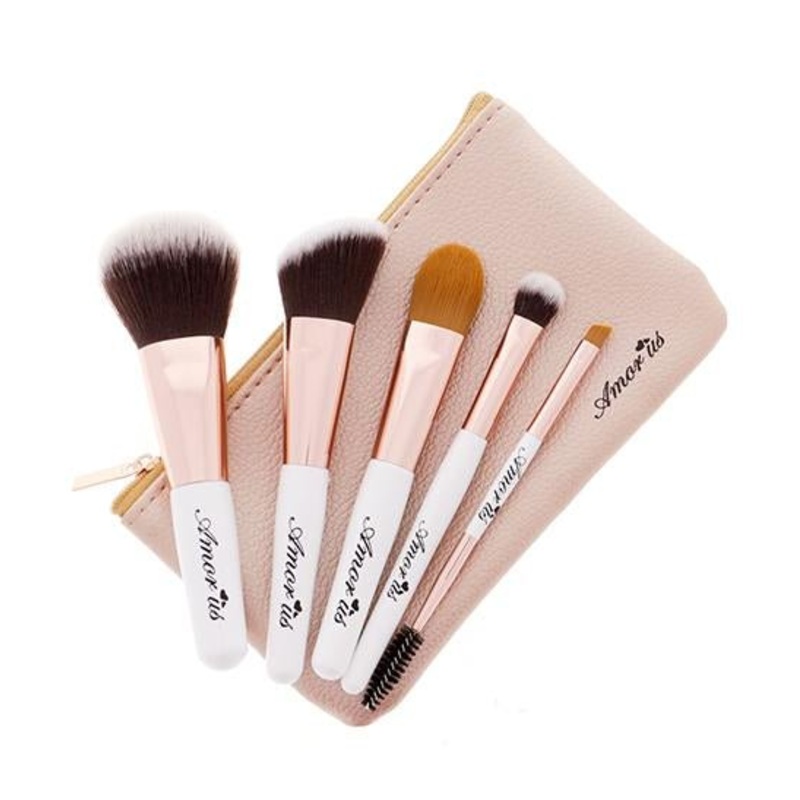 Petite Travel Essentials 5 Piece Brush Set