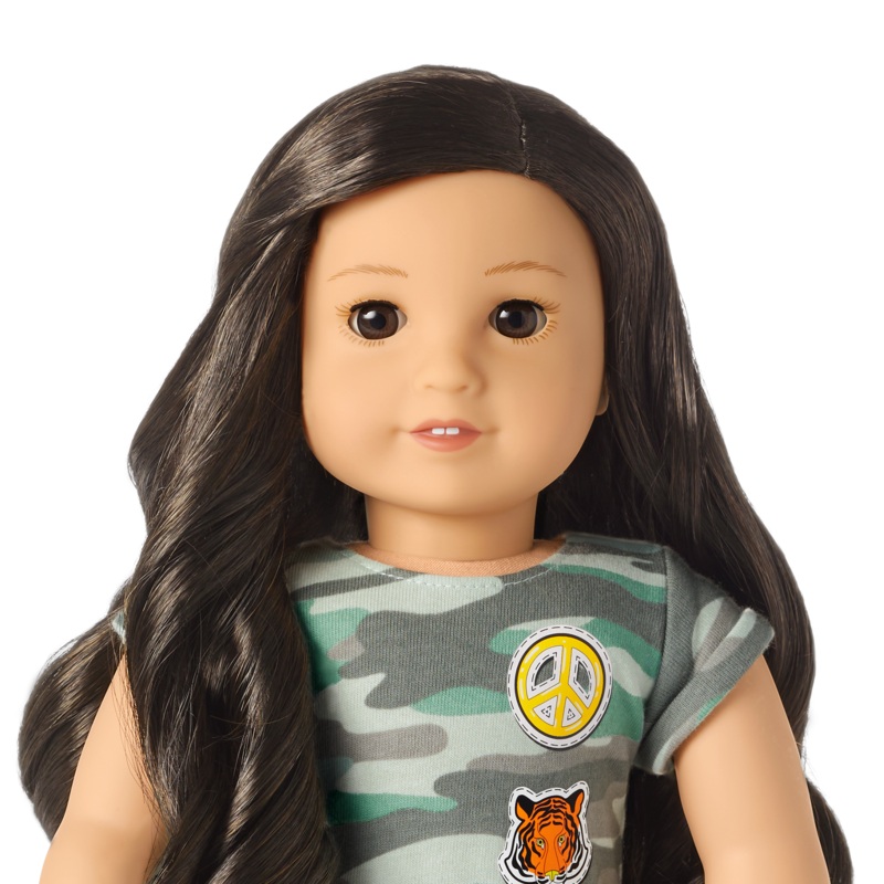 Truly Me 18-inch Doll #111 with wavy black-brown hair