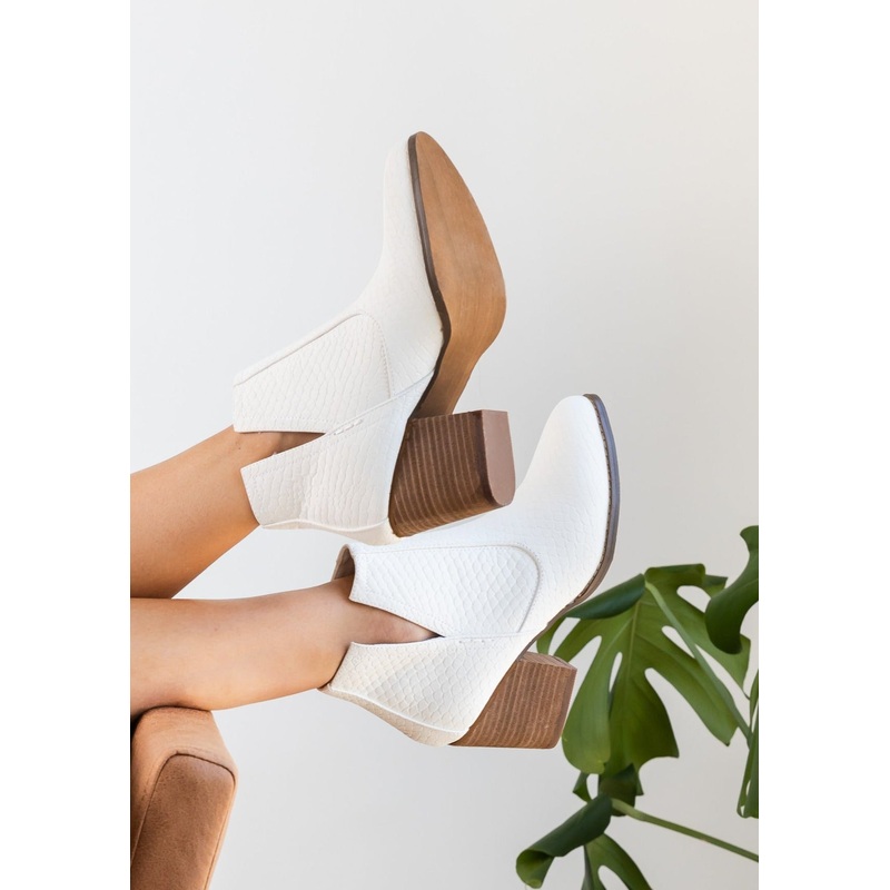 Tarim Bootie in White
