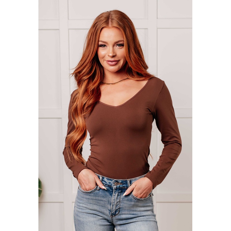 Bring in the Basics Seamless Reversible V-Neck Coffee