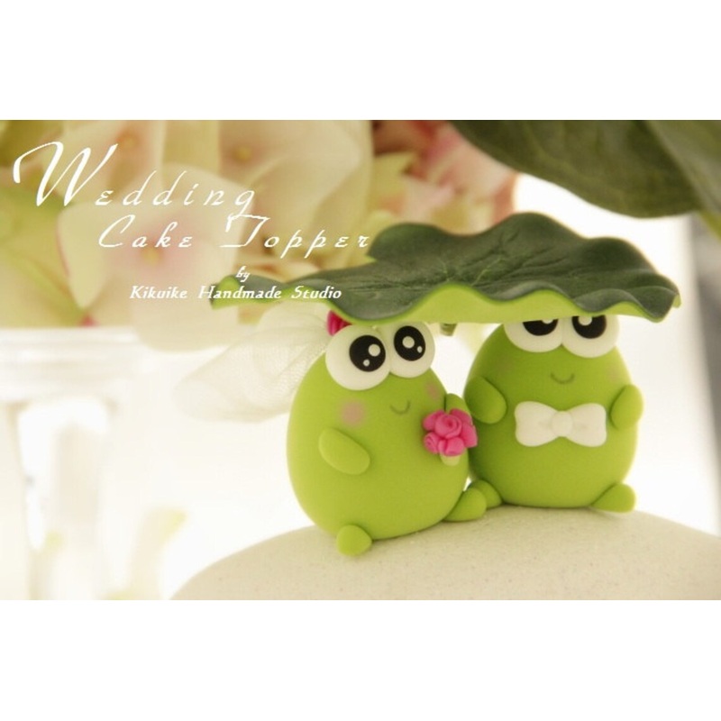 frog wedding cake topper