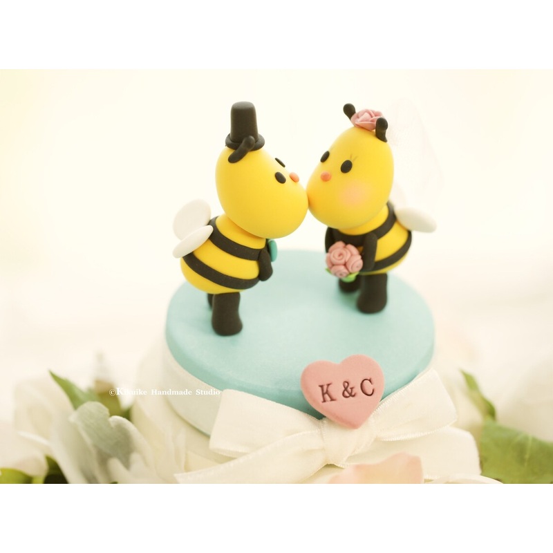 Kissing Bees wedding cake topper RM40383000